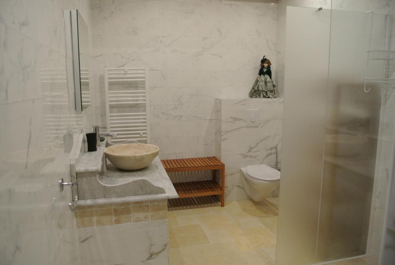 Grand Tamaris Hosting Bed & Breakfast อาร์ลส์ ภายนอก รูปภาพ